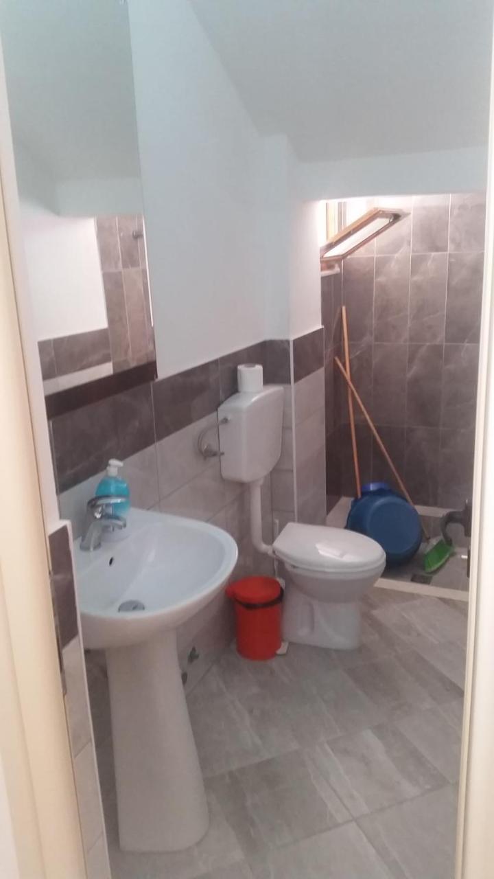 Velaj Apartments Orikum Buitenkant foto