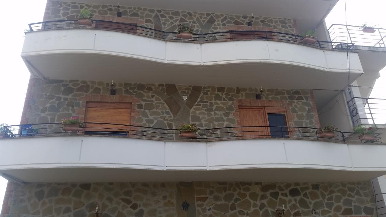 Velaj Apartments Orikum Buitenkant foto